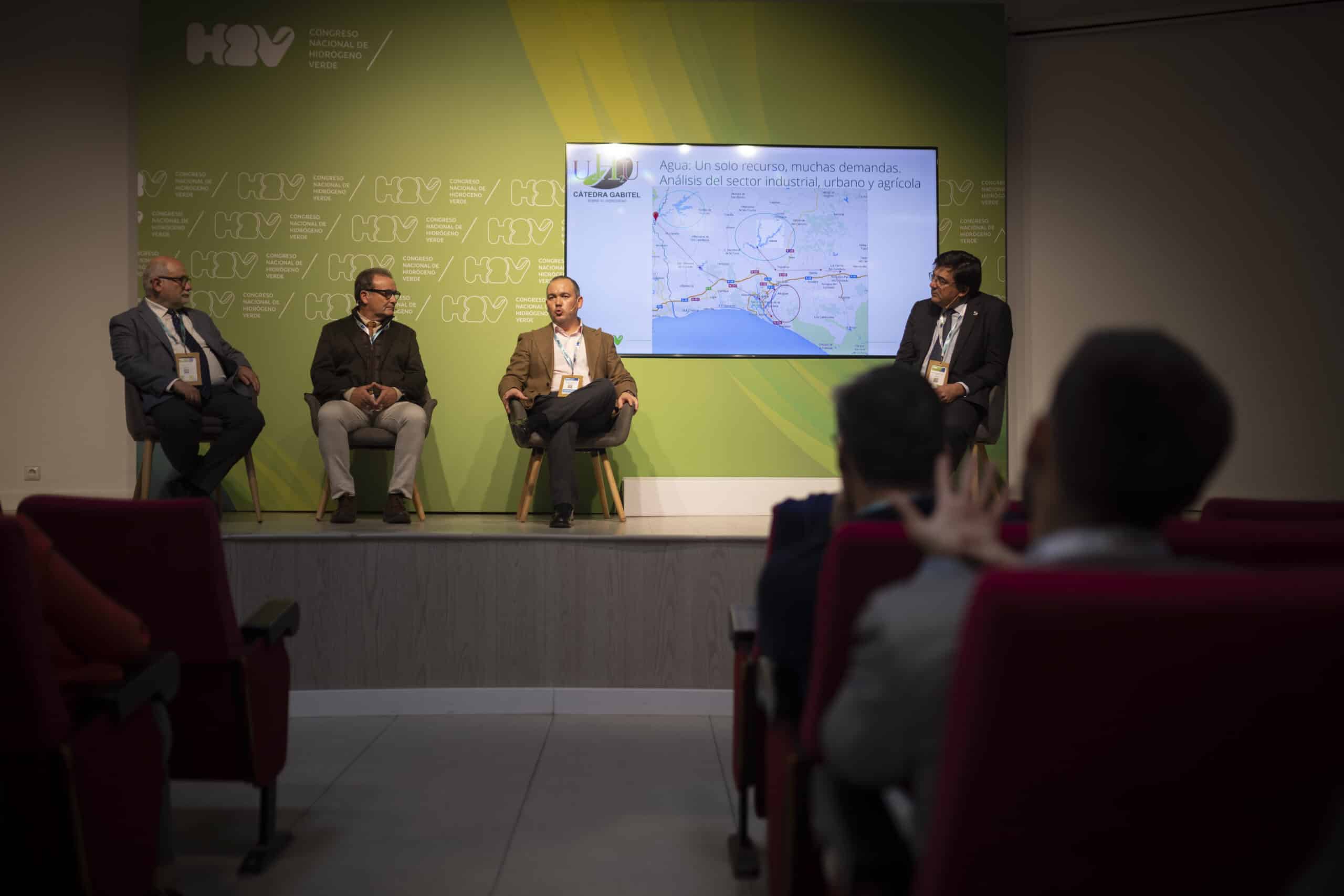 Ponencia sobre análisis de agua. Imágenes del Congreso de Hidrógeno Verde.
